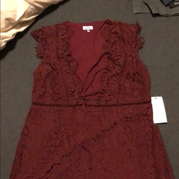 Tobi wine colored dress - Picture 2 of 8